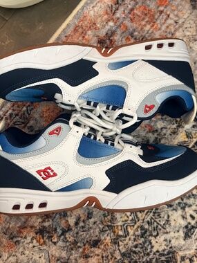 DC Shoes Men’s Sneakers – Size 11.5 – Navy/Blue/White